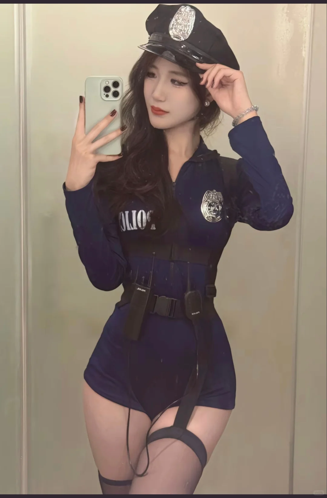 这是谁的辣妹警花？你有制服诱惑吗？发来看