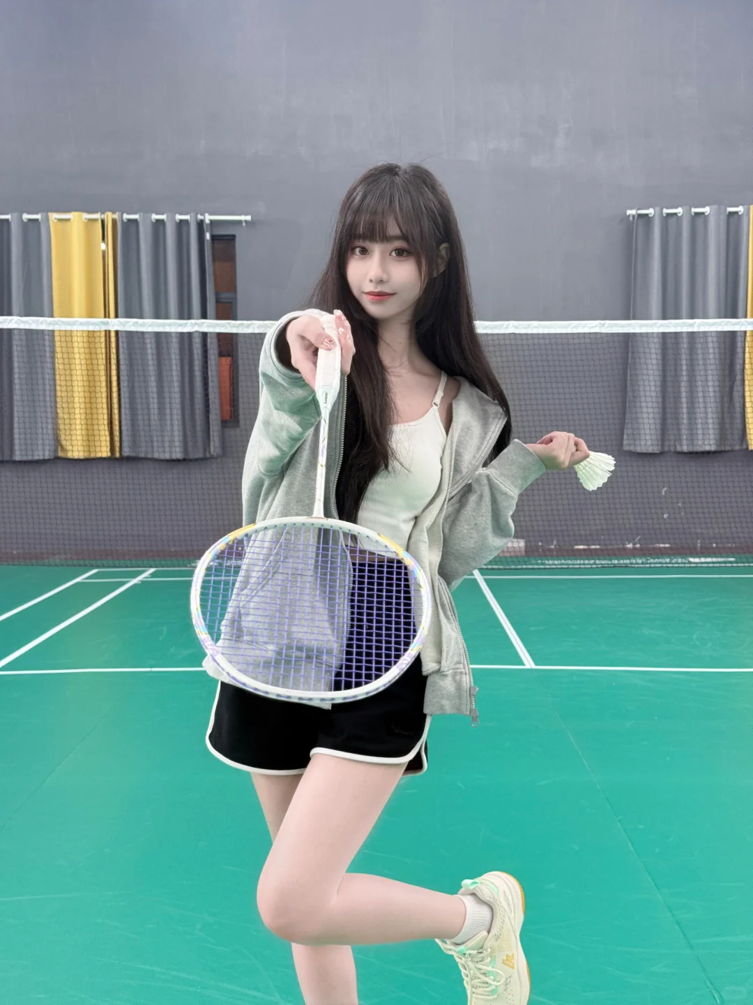 今天是羽球女大🏸