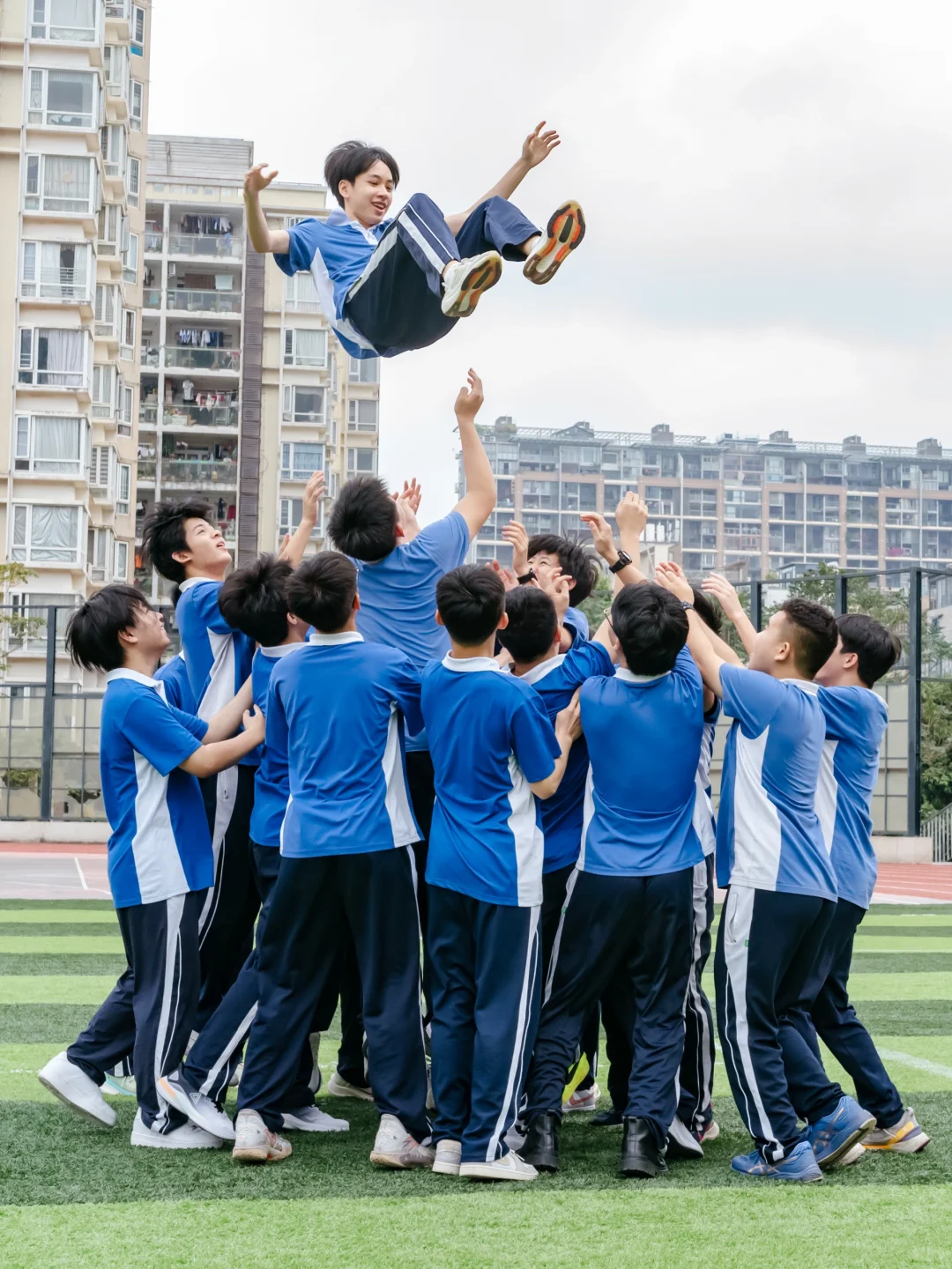 南山外国语文华学校九年级毕业照