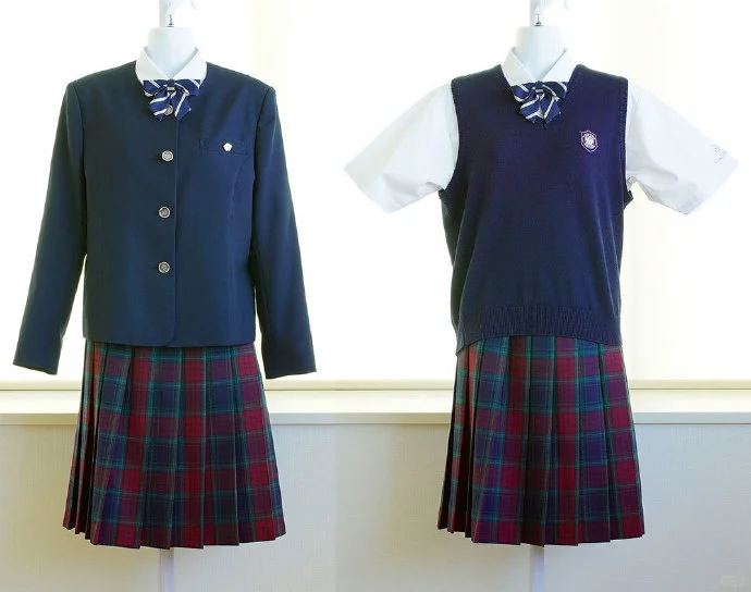 筑陽学園中学校高等学校（新制服和旧制服）