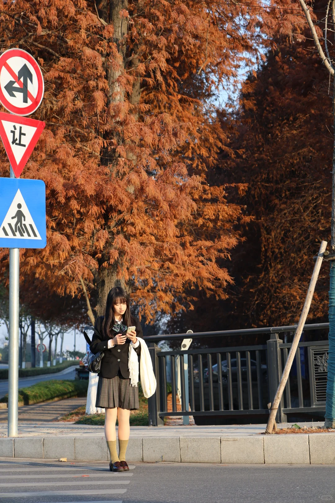 我拍到了通透感写真 制服和少女真的太搭啦~