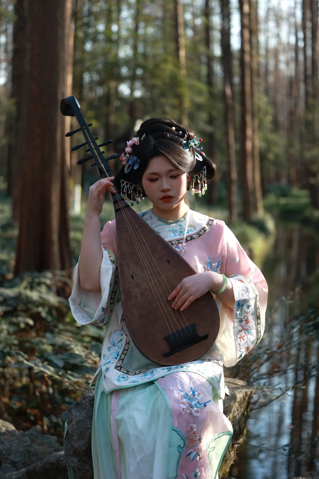 清汉女外景｜梅花