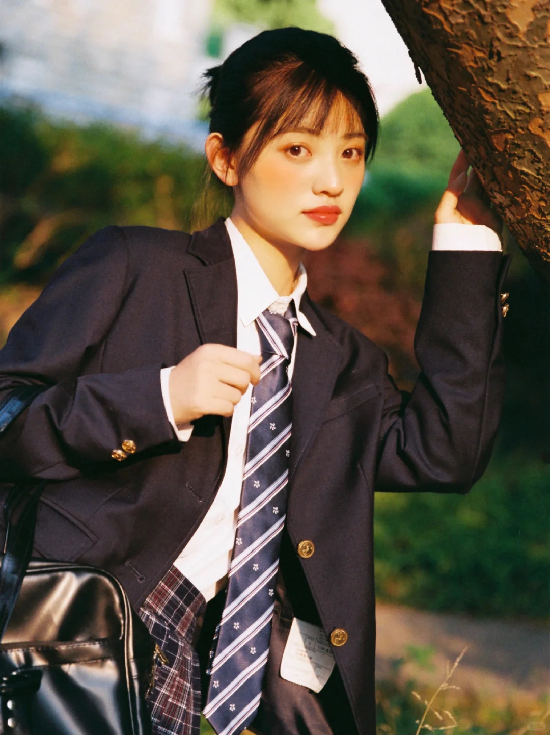 黄昏下的jk制服女孩??减龄学院风少女写真