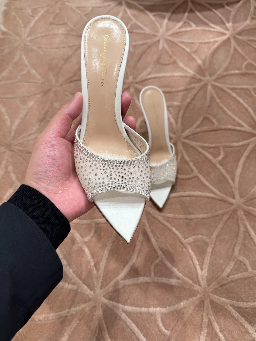 Gianvito Rossi 白色水晶高跟鞋?