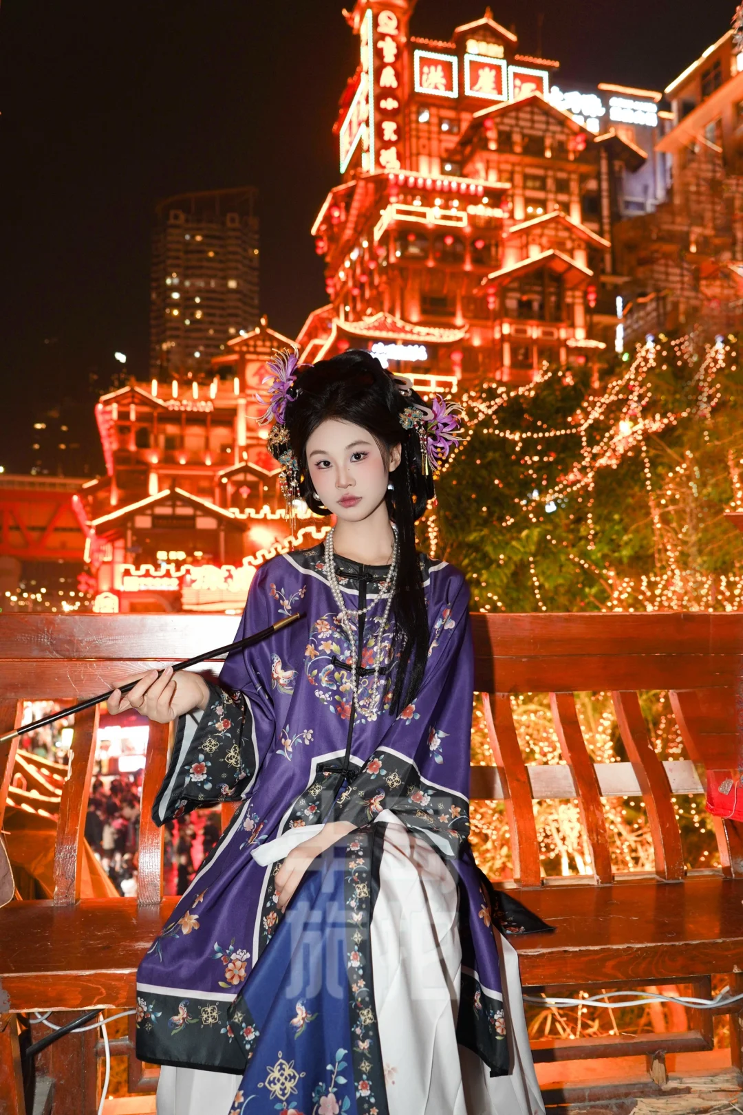 「清汉女写真｜洪崖洞夜景+梦幻紫=绝美大片！