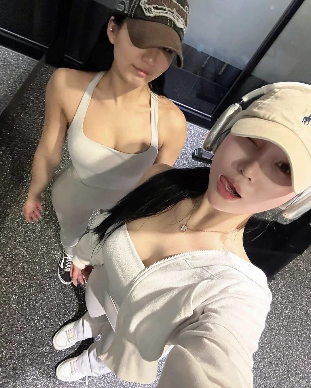 开工了，和小姐妹约练起来💪🍑