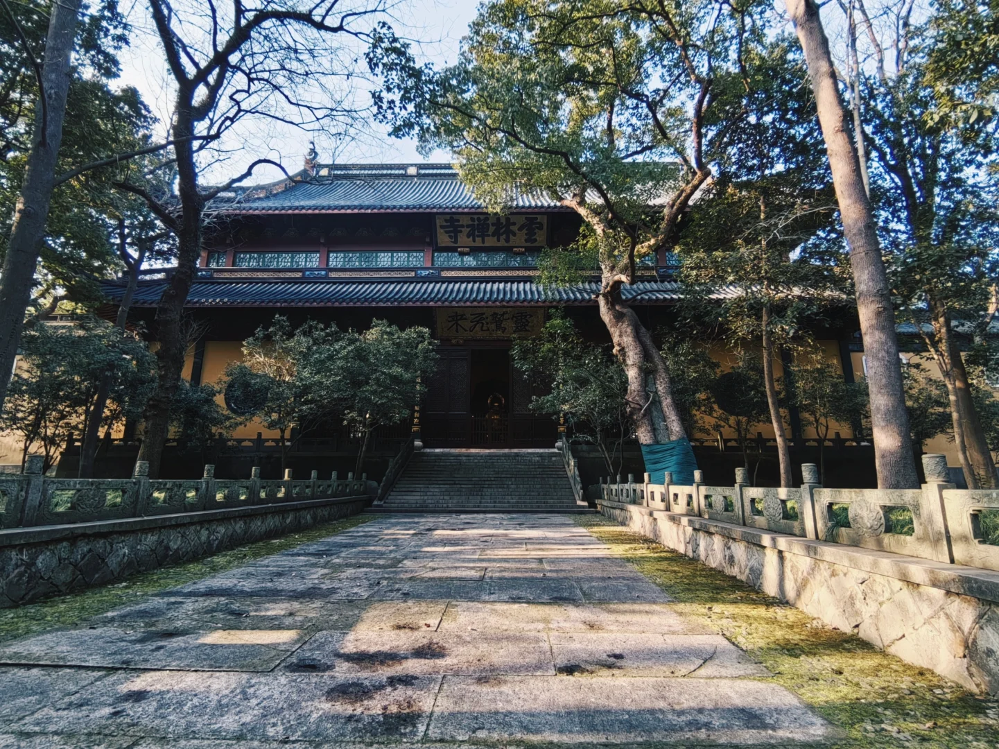 灵隐寺｜很商业化，景区超大，吃素斋自助