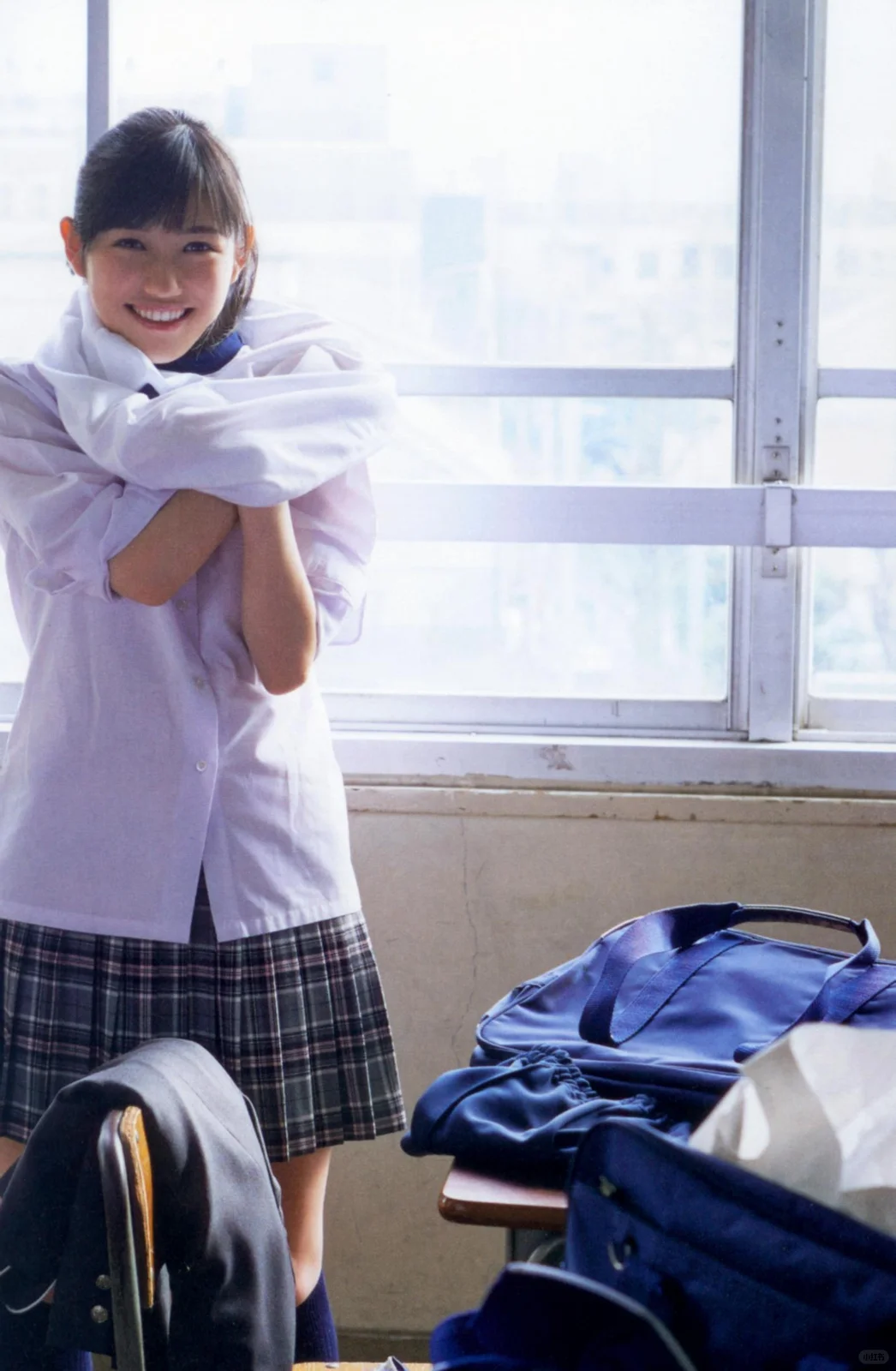 渡边麻友19岁写真集《最后の制服》