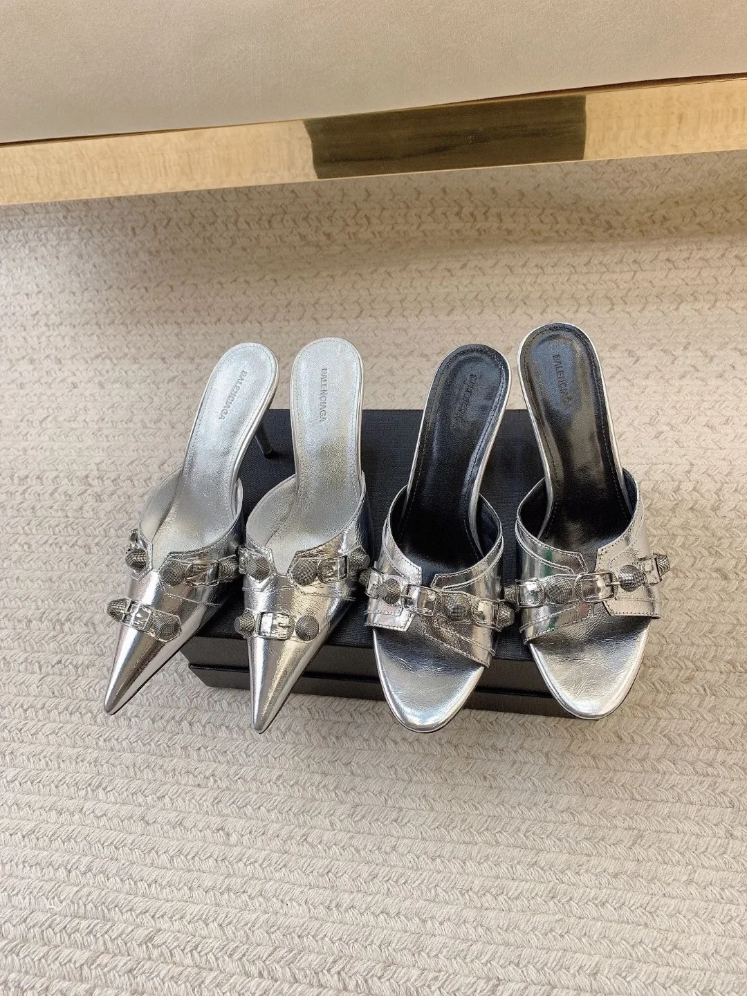 高跟鞋还得是Balenciaga?不止斩男还斩女