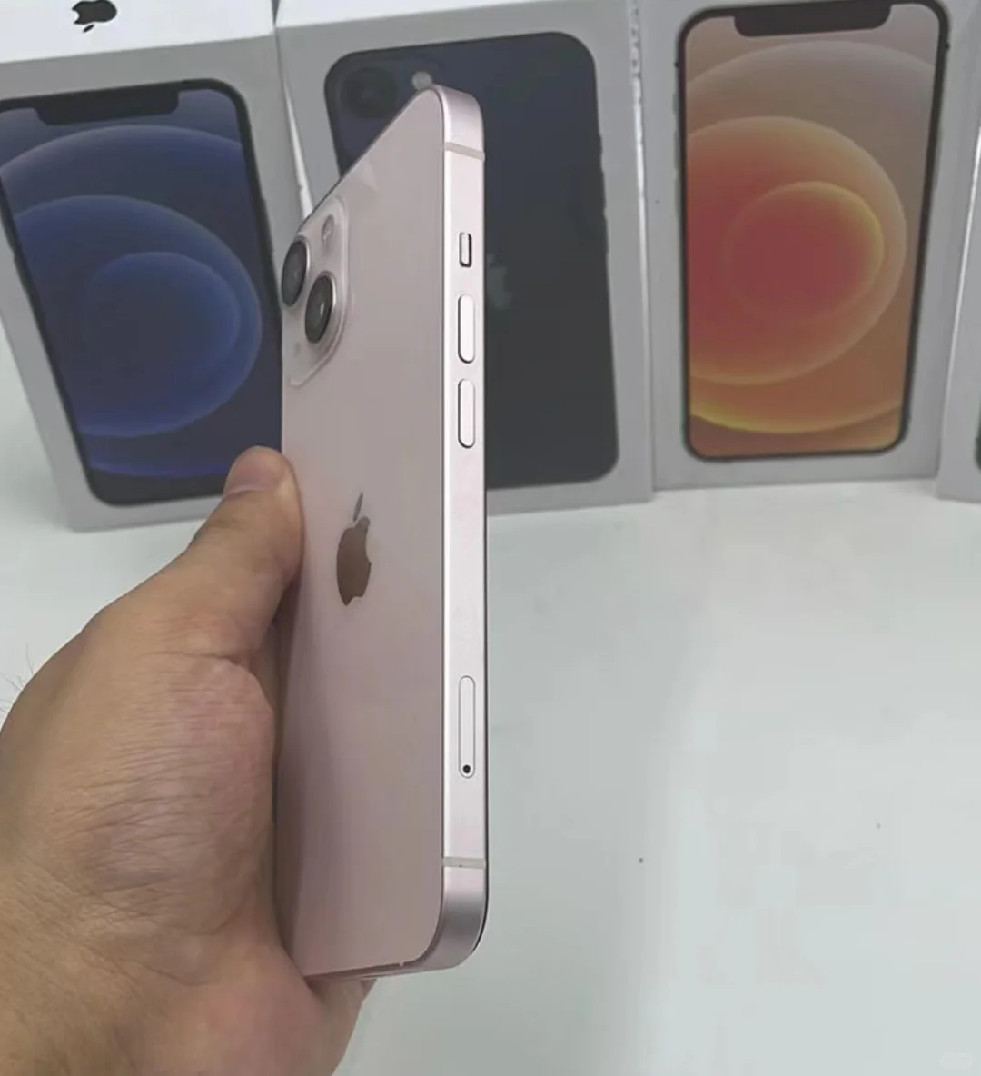 女高中生自用iPhone13价格1000可以砍价出一