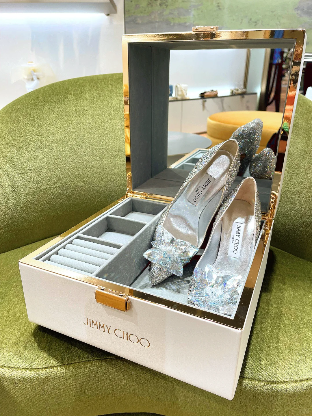 Jimmy Choo ｜将灰姑娘的梦想照进现实?