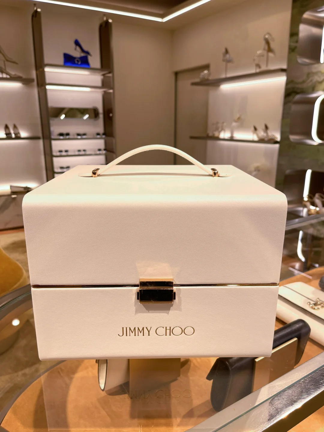 Jimmy Choo ｜将灰姑娘的梦想照进现实?