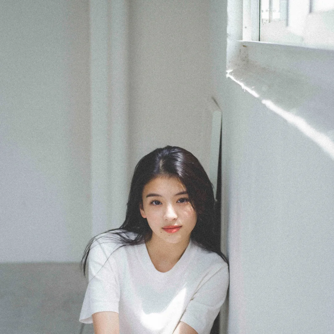 出生于中国的美少女出口夏希将发行首本写真