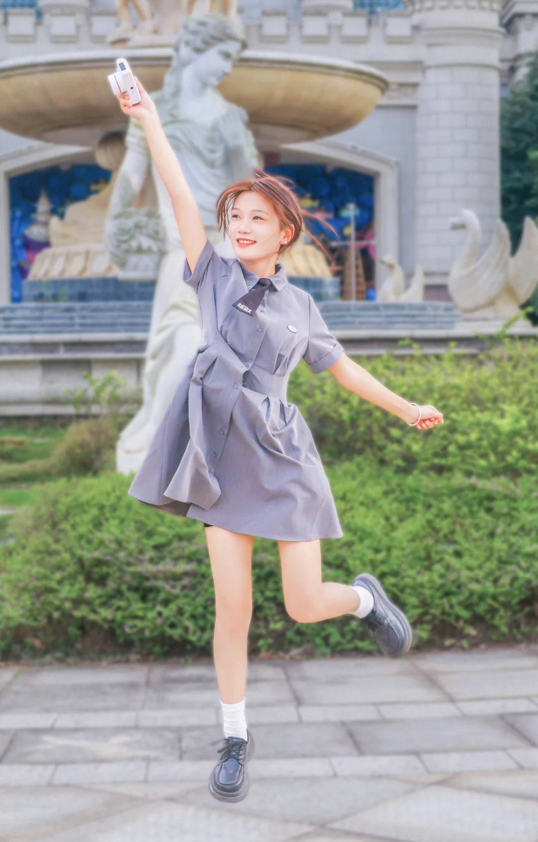笑得好甜的女孩子
