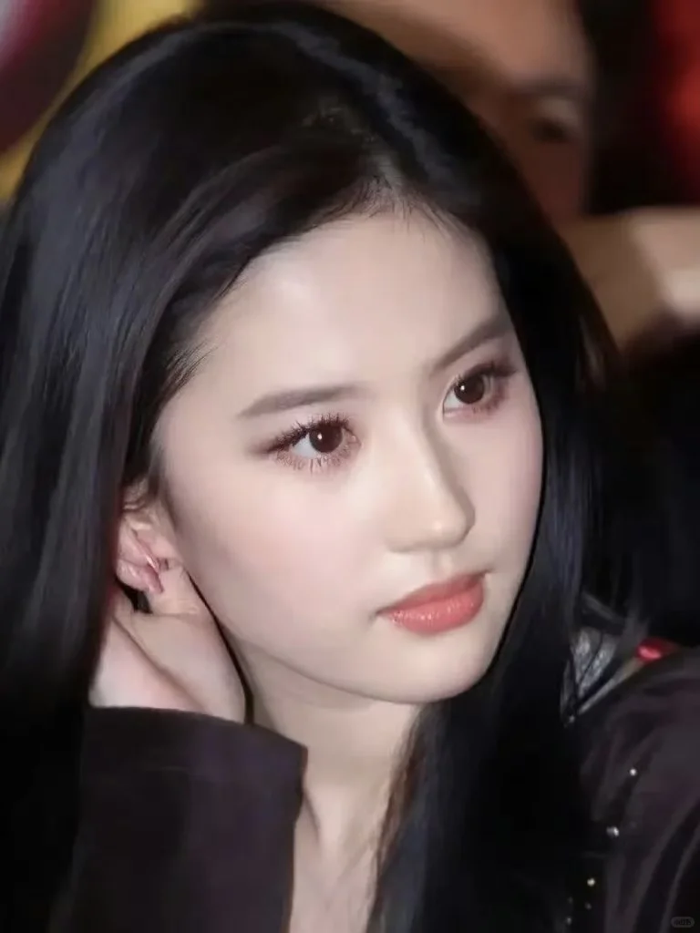 今天也是被刘亦菲美貌治愈的一天~