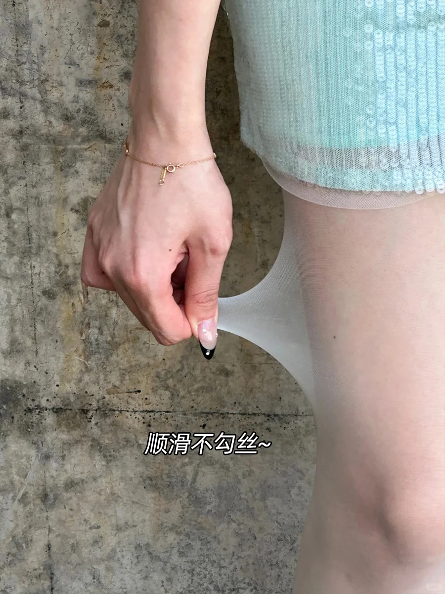 薄荷曼波丝袜：美肤遮瑕的“隐形神器”