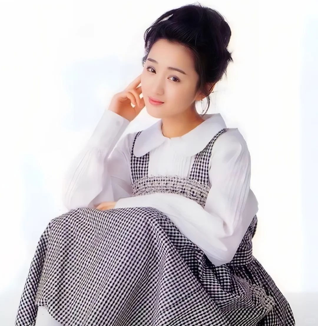玉女杨钰莹的青涩照，惊艳时光