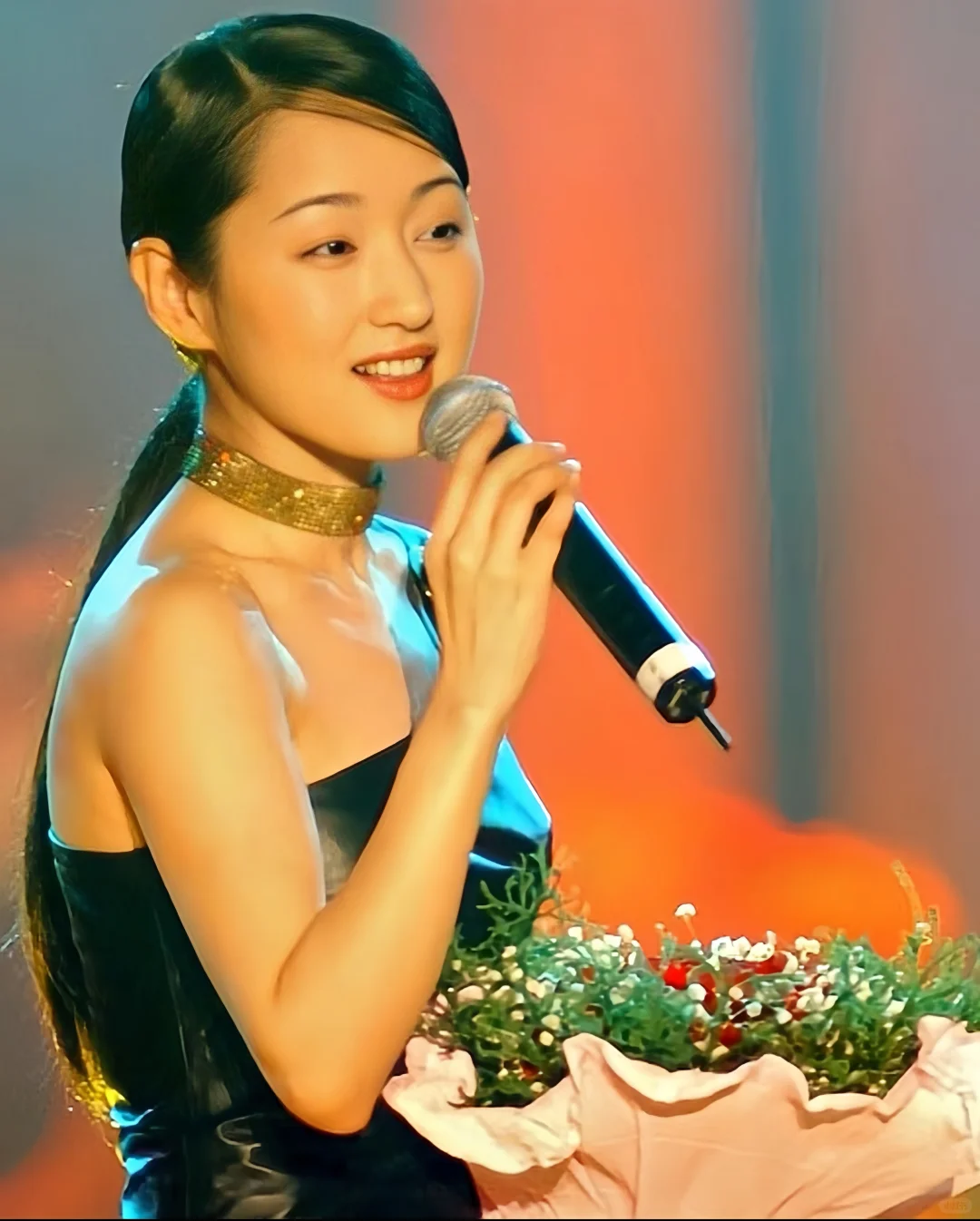 玉女杨钰莹的青涩照，惊艳时光