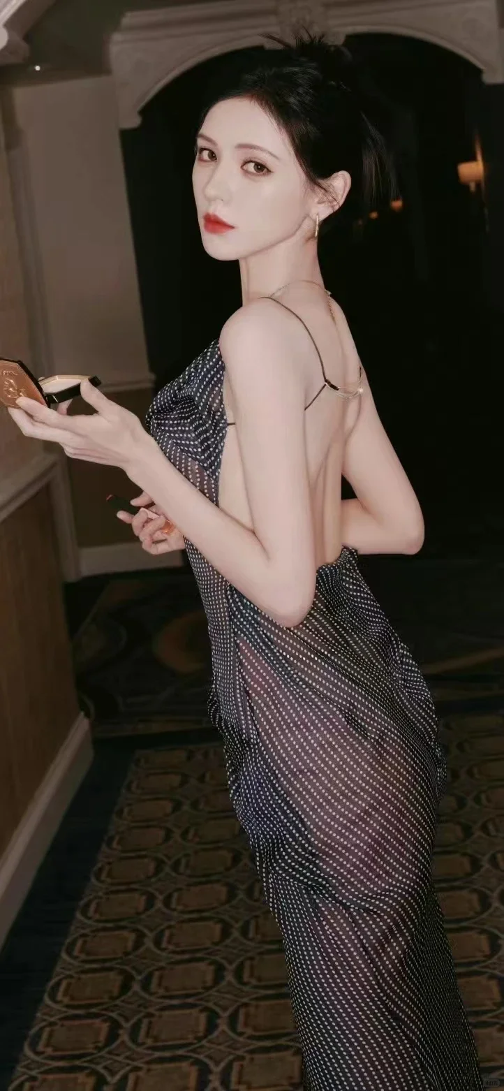 张予曦绝美露背写真集锦