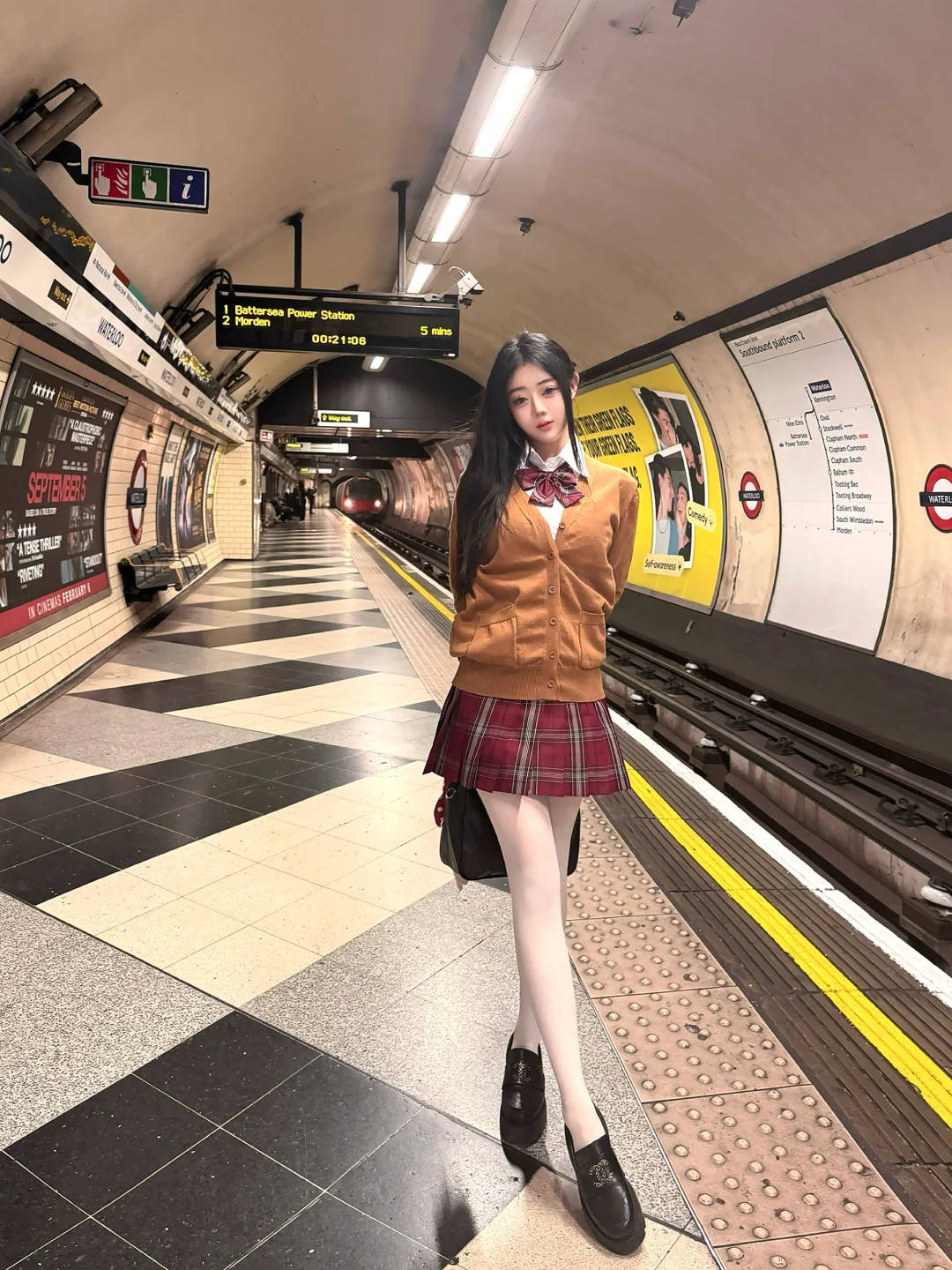 🇬🇧ootd｜Jk和地铁太配啦！🚇好有氛围感~🤎