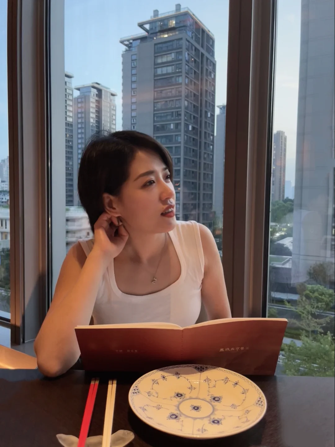 我老婆身上有个特别迷人、吸引我的点。就是