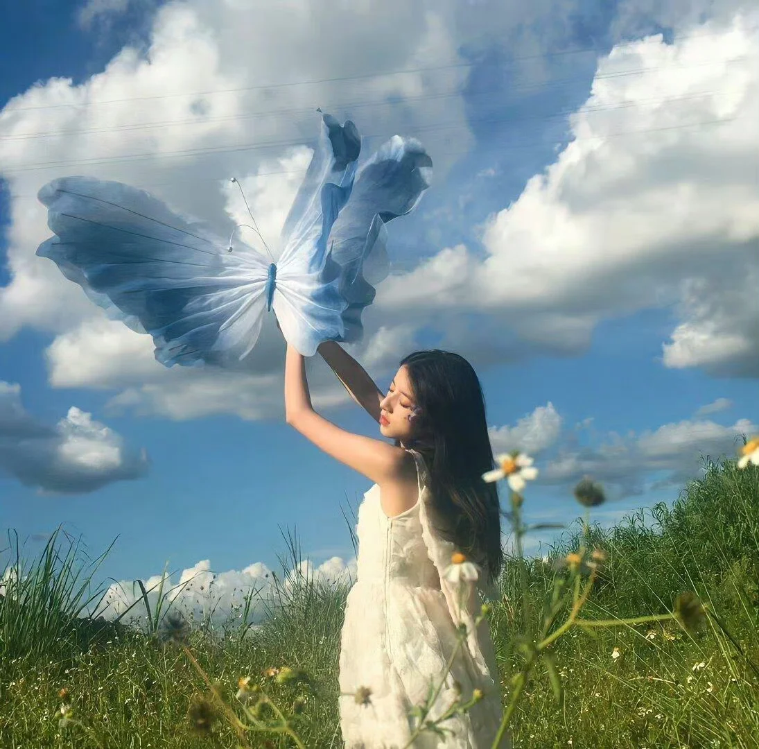 ?草原/草地女生头像