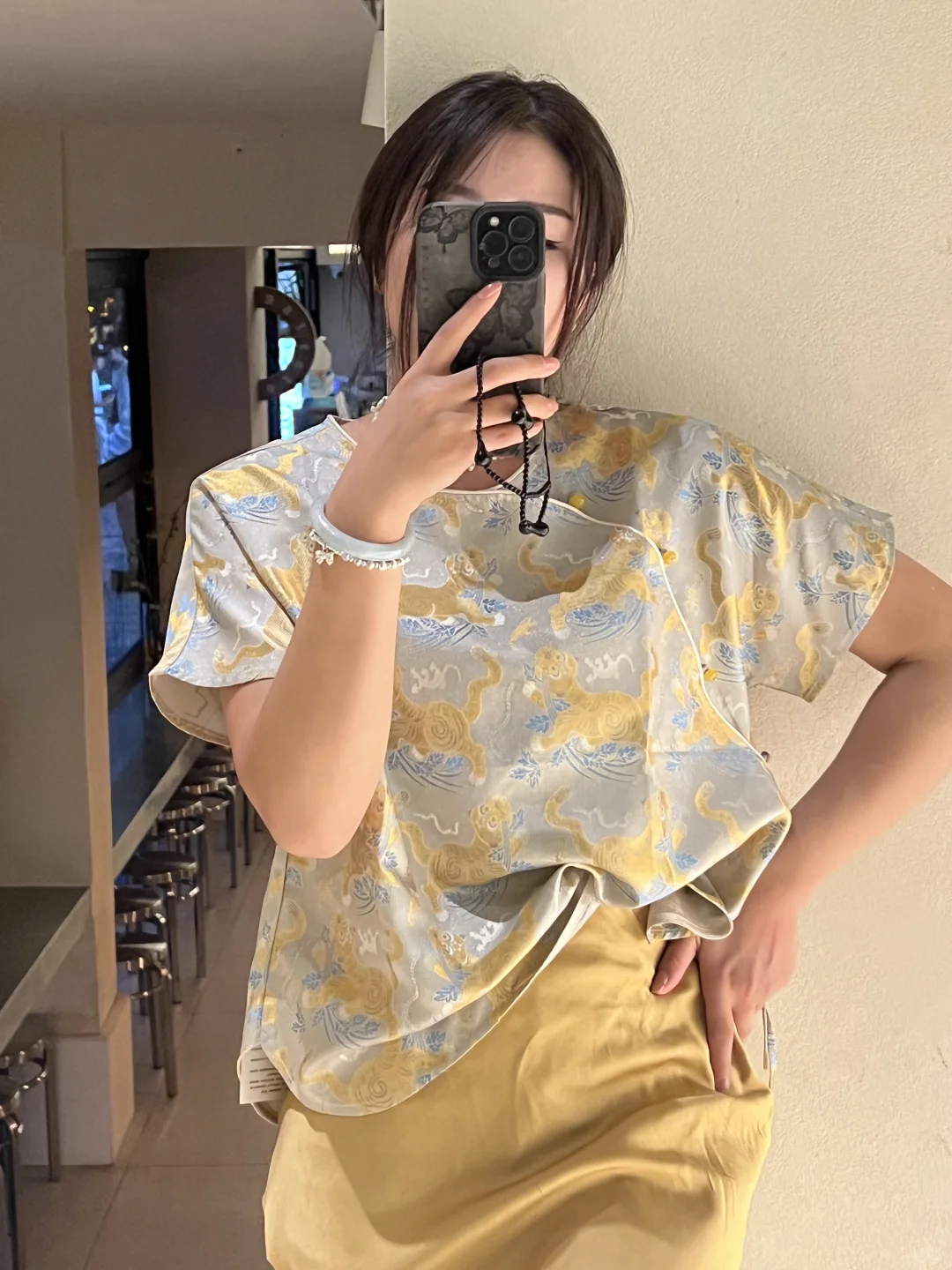 异色萝