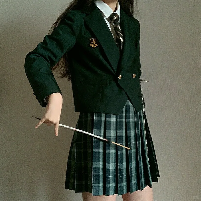 【二选一】集美们帮我选个绿格！明天25了