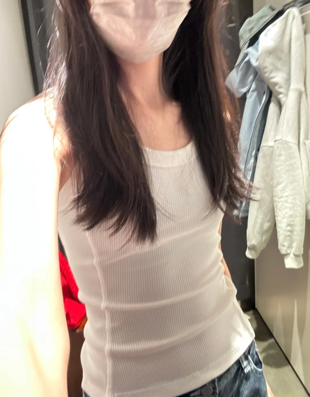 还是小背心舒服