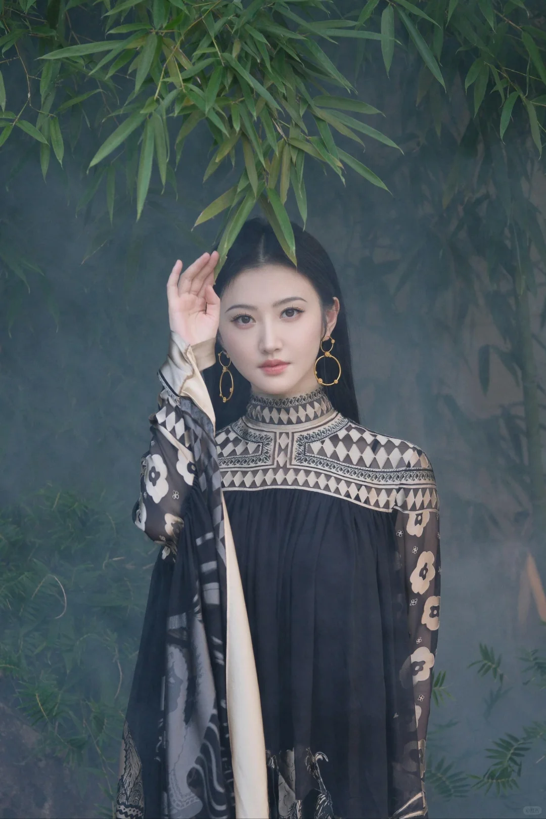 景甜活脱一朵人间富贵花，公主切造型好美