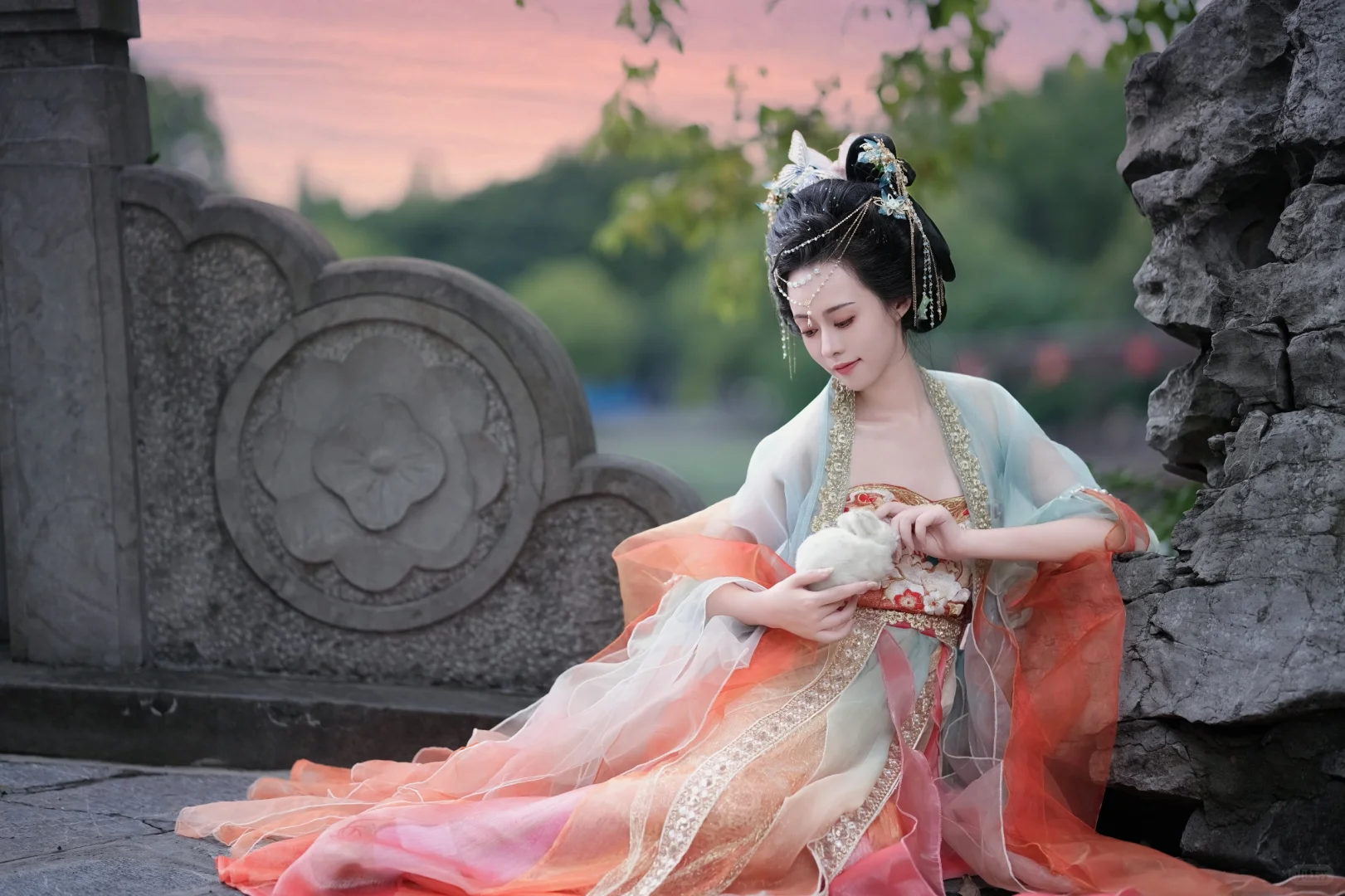 娇儿不作，媚而不妖