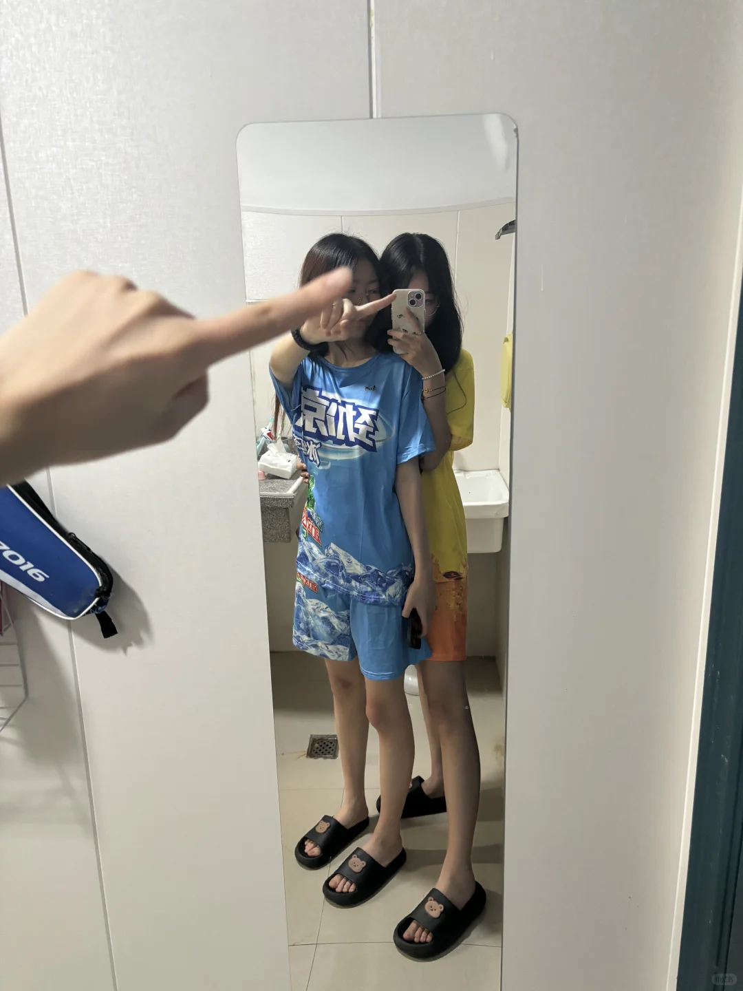 两个冰红茶超模
