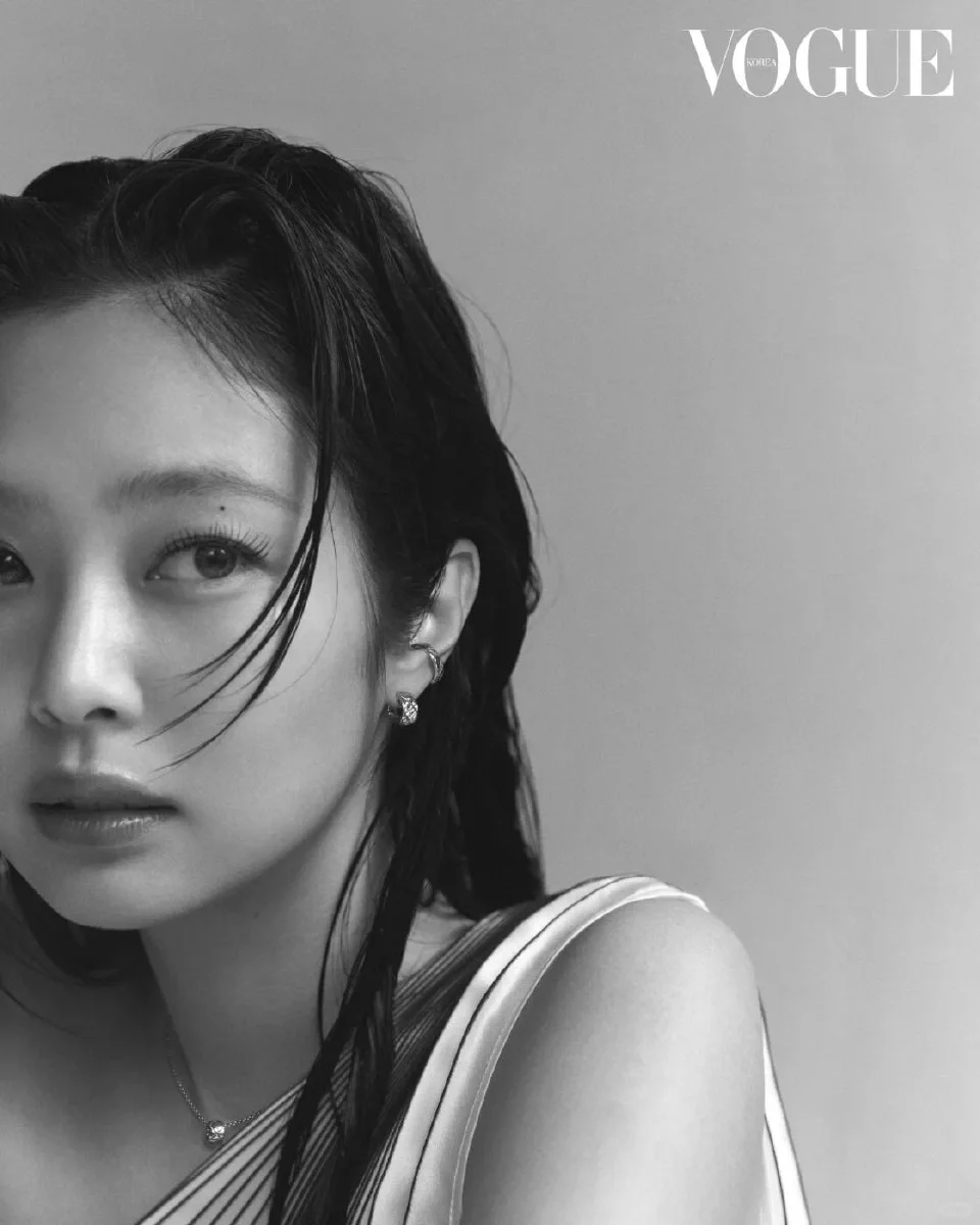 jennie登VOGUE封面！白丝+湿发谁懂！