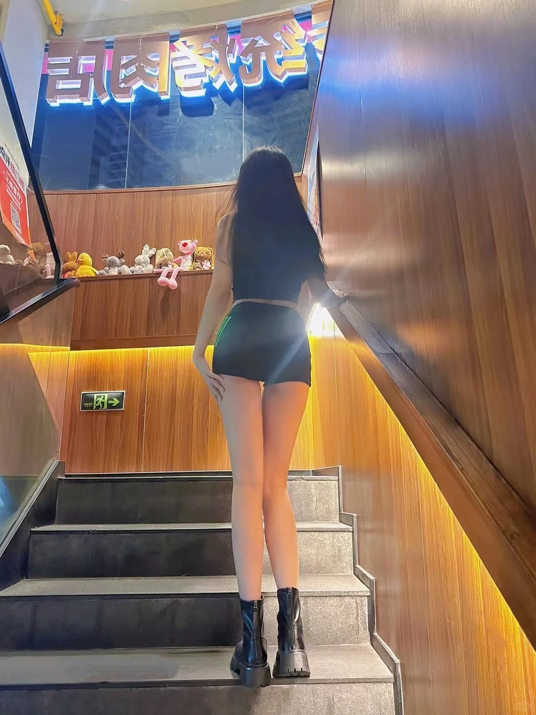 光看背影也是绝了