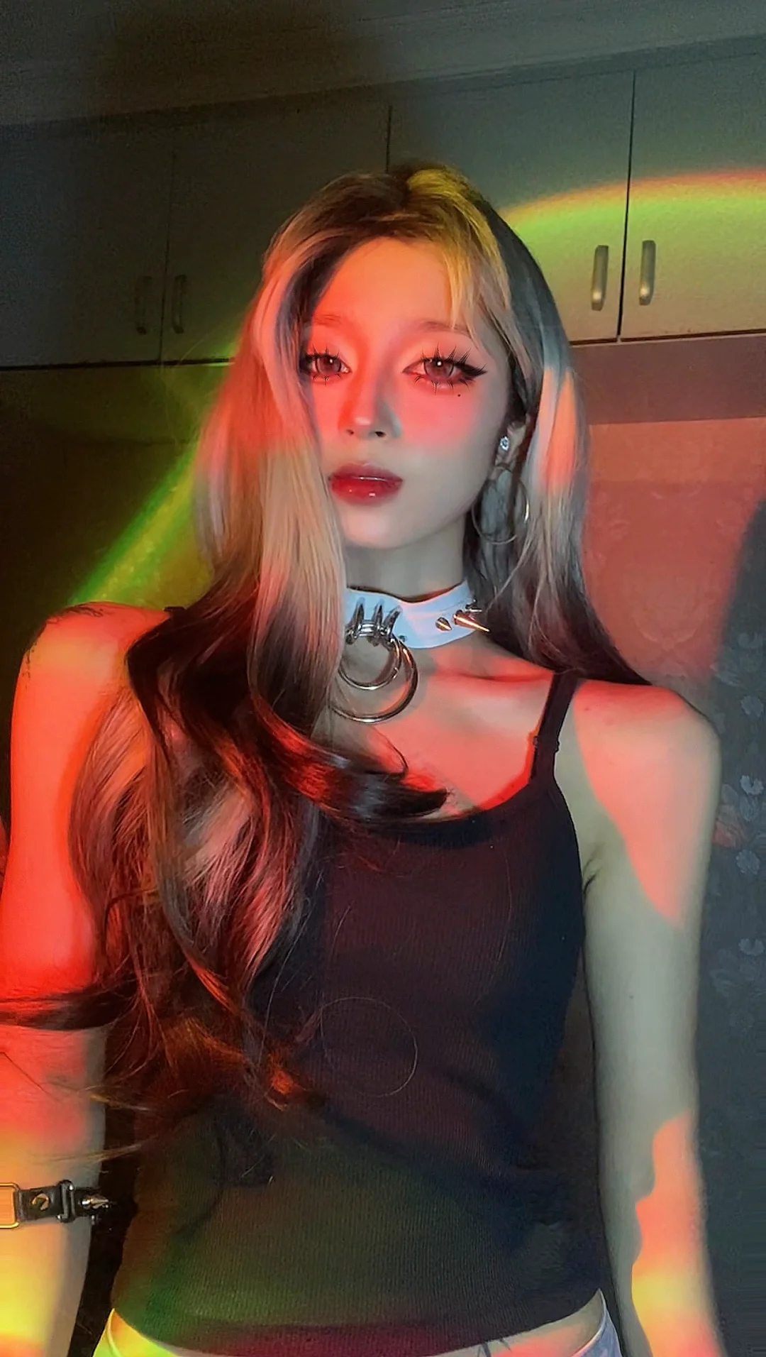 喜欢好色女人是吧 那我本色出演了