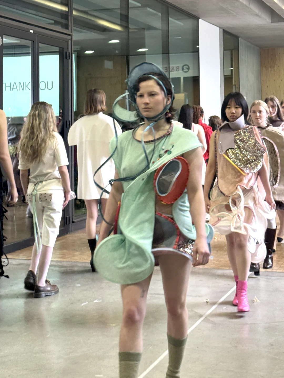 圣马丁Jersey秀场miumiu模特穿我做的美裙