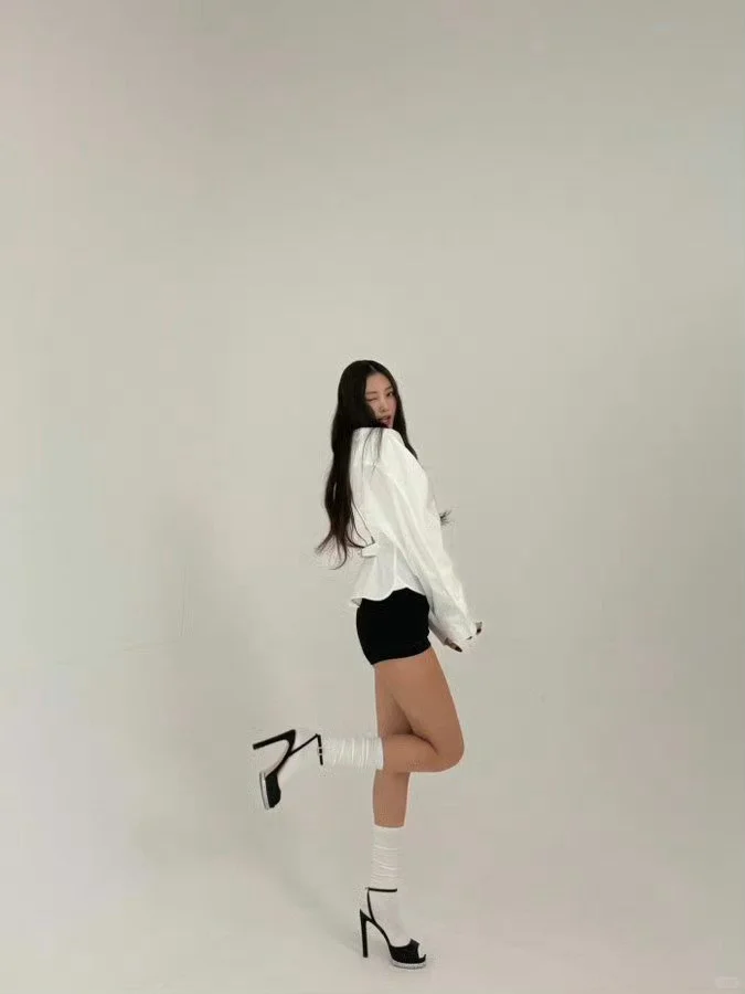 好牛的比例…好长的腿…