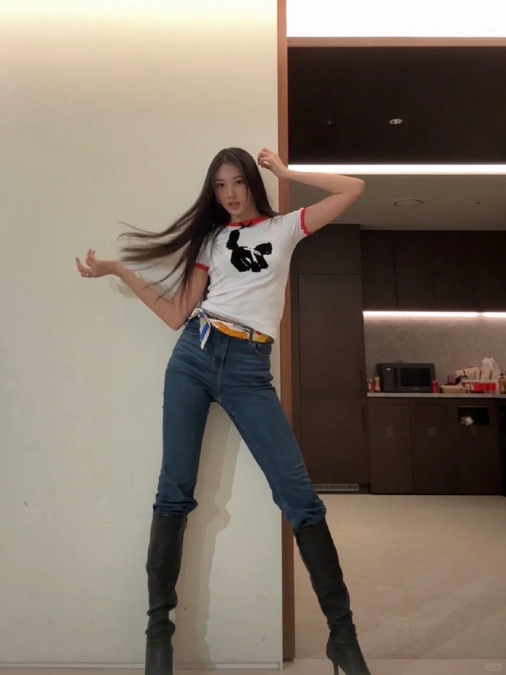 好牛的比例…好长的腿…