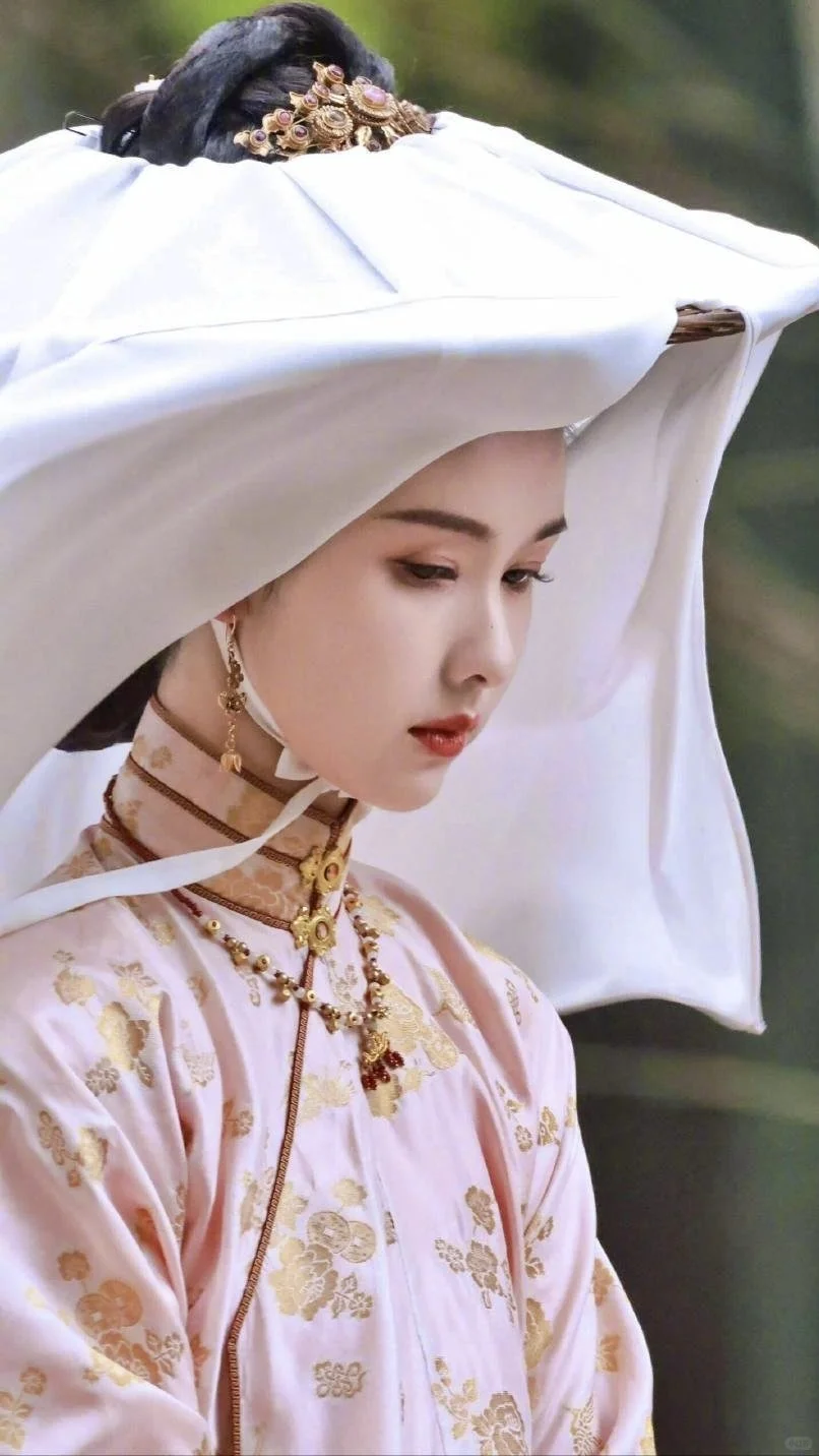 《贵女》神图️你见过这样的陈都灵吗