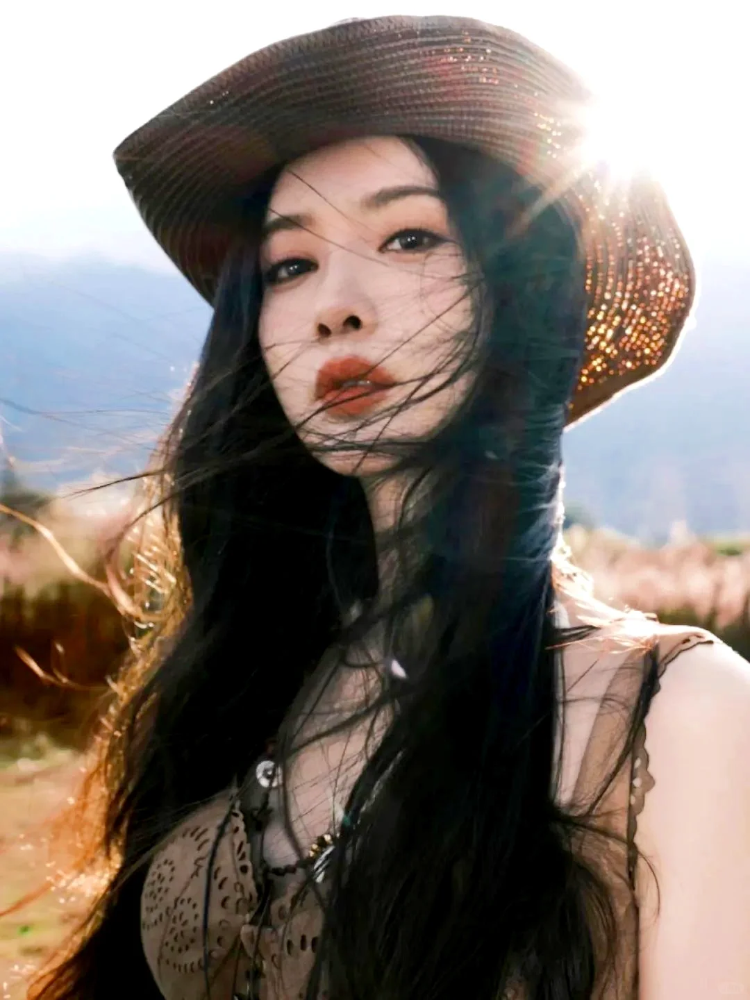 山林间的氧气少女，孟子义户外写真集