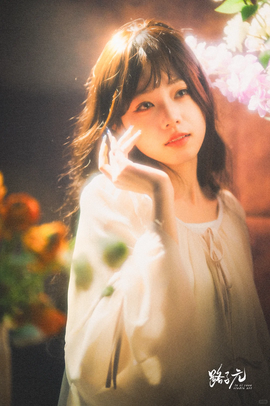 ✨室内光影绮梦：花影交织的灵秀写真集📸
