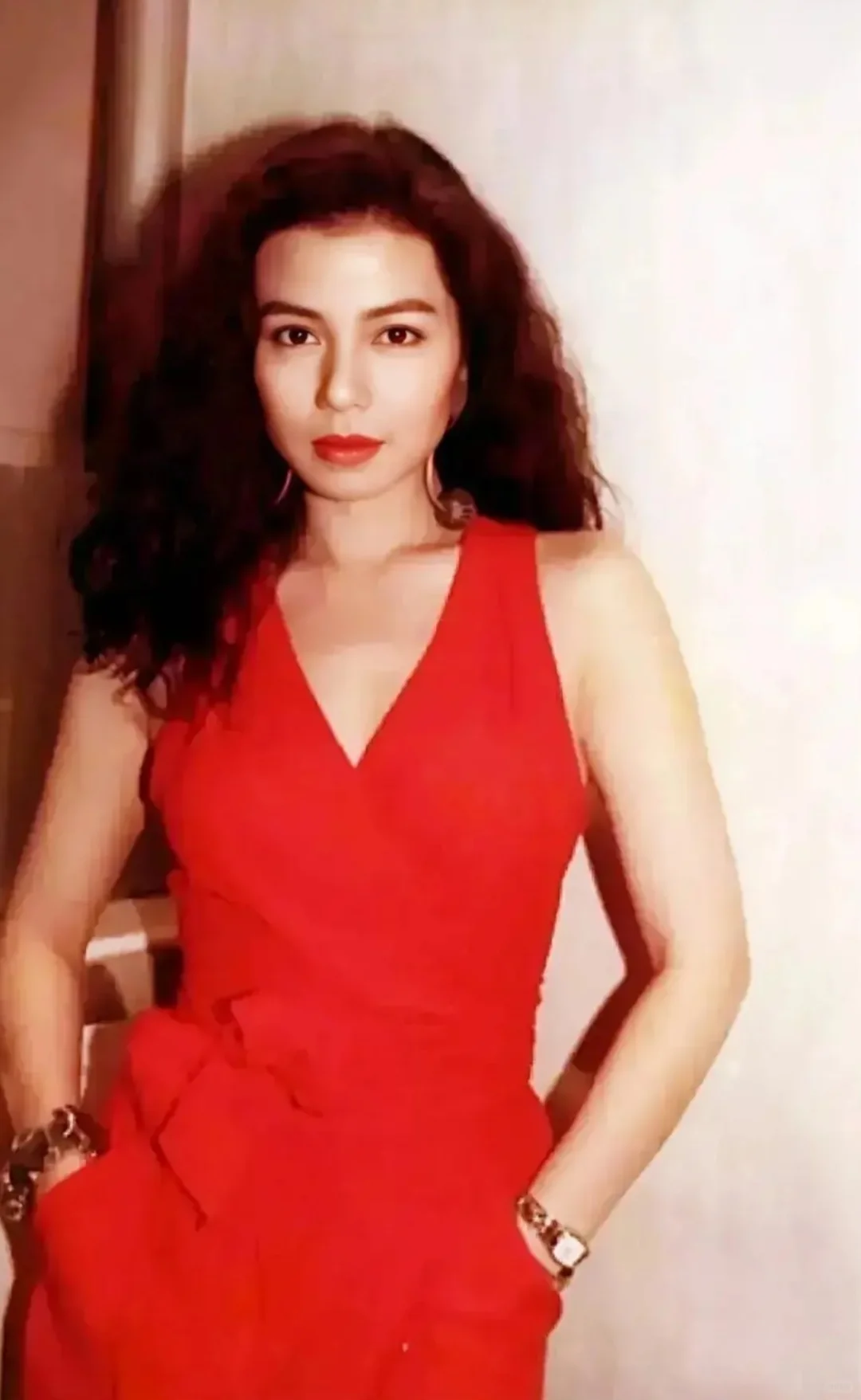 钟楚红：独特美韵，永恒闪耀娱乐圈
