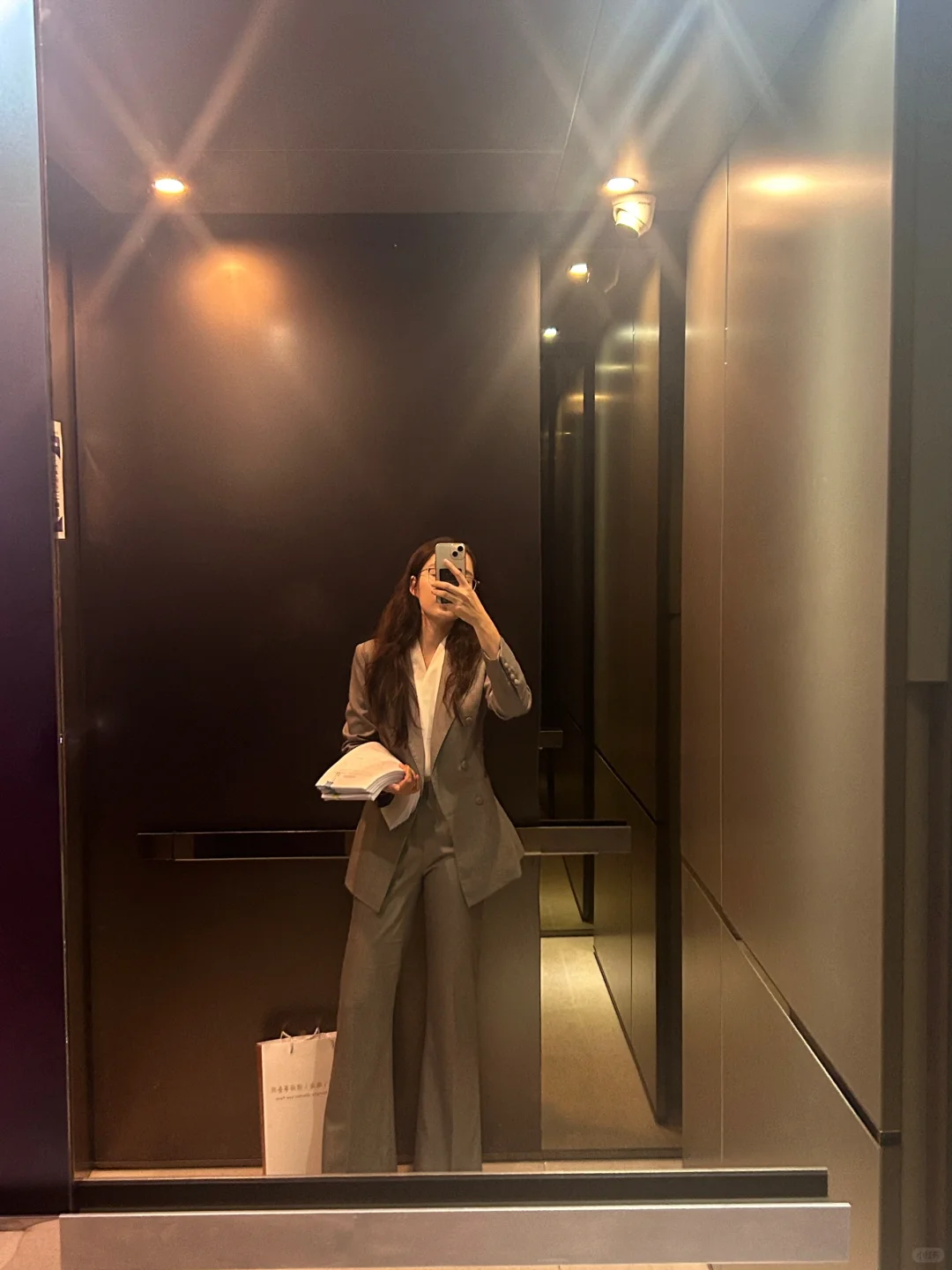 女律师战袍！身高163 体重120