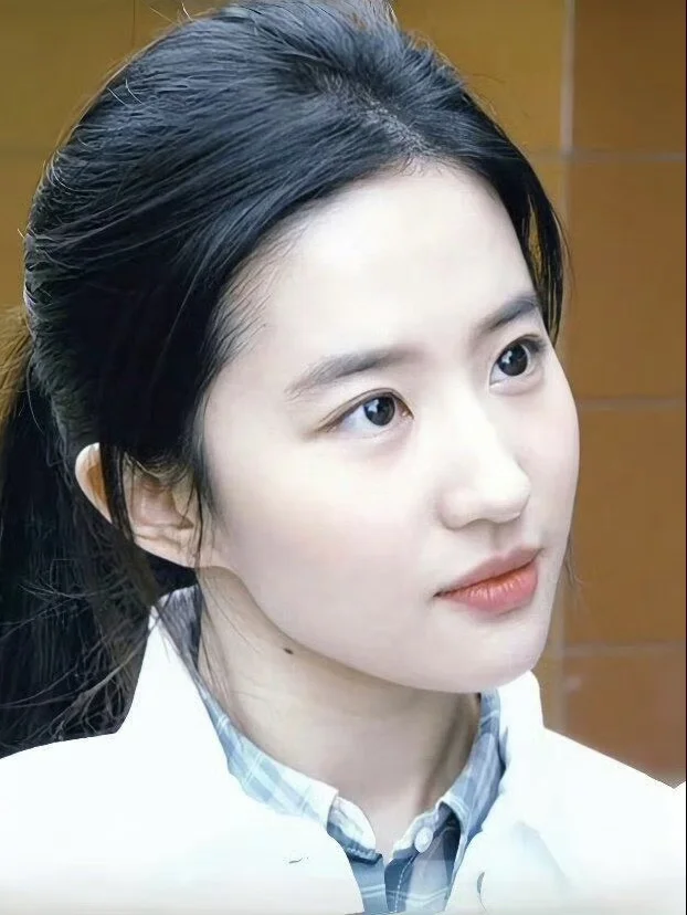 刘亦菲，简直是越素越美的美女代表…