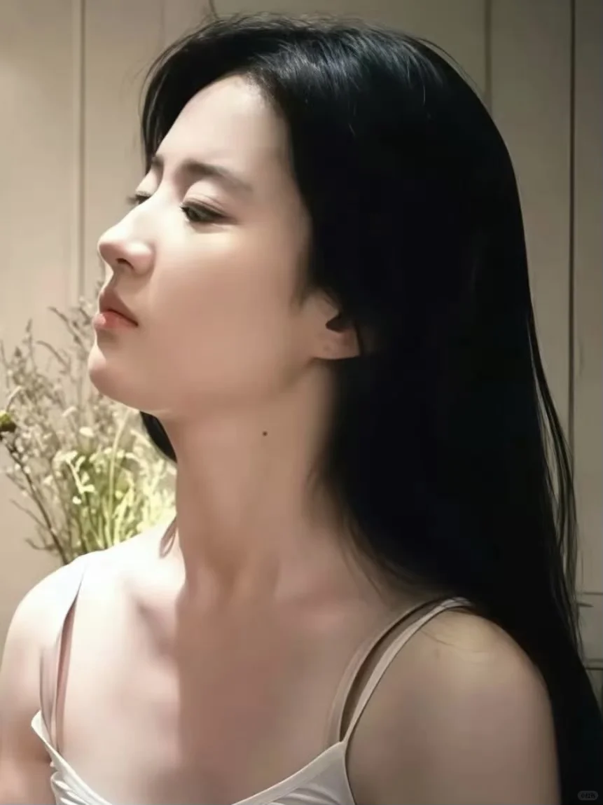刘亦菲，简直是越素越美的美女代表…