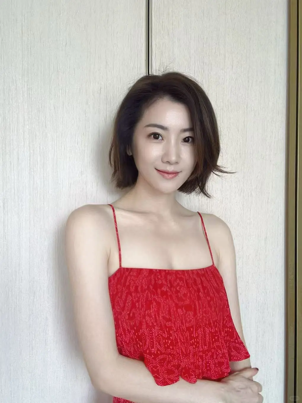 82年43岁，每天两顿饭，少女感是我应得的