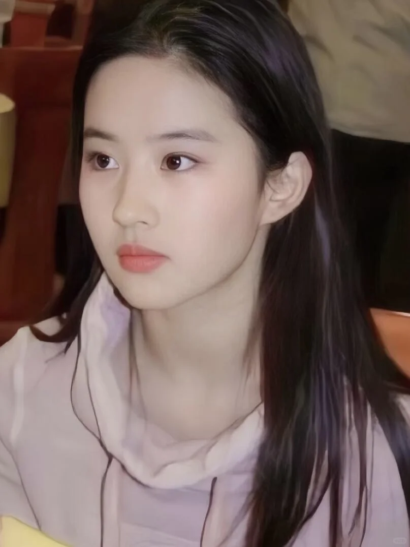 刘亦菲，简直是越素越美的美女代表…