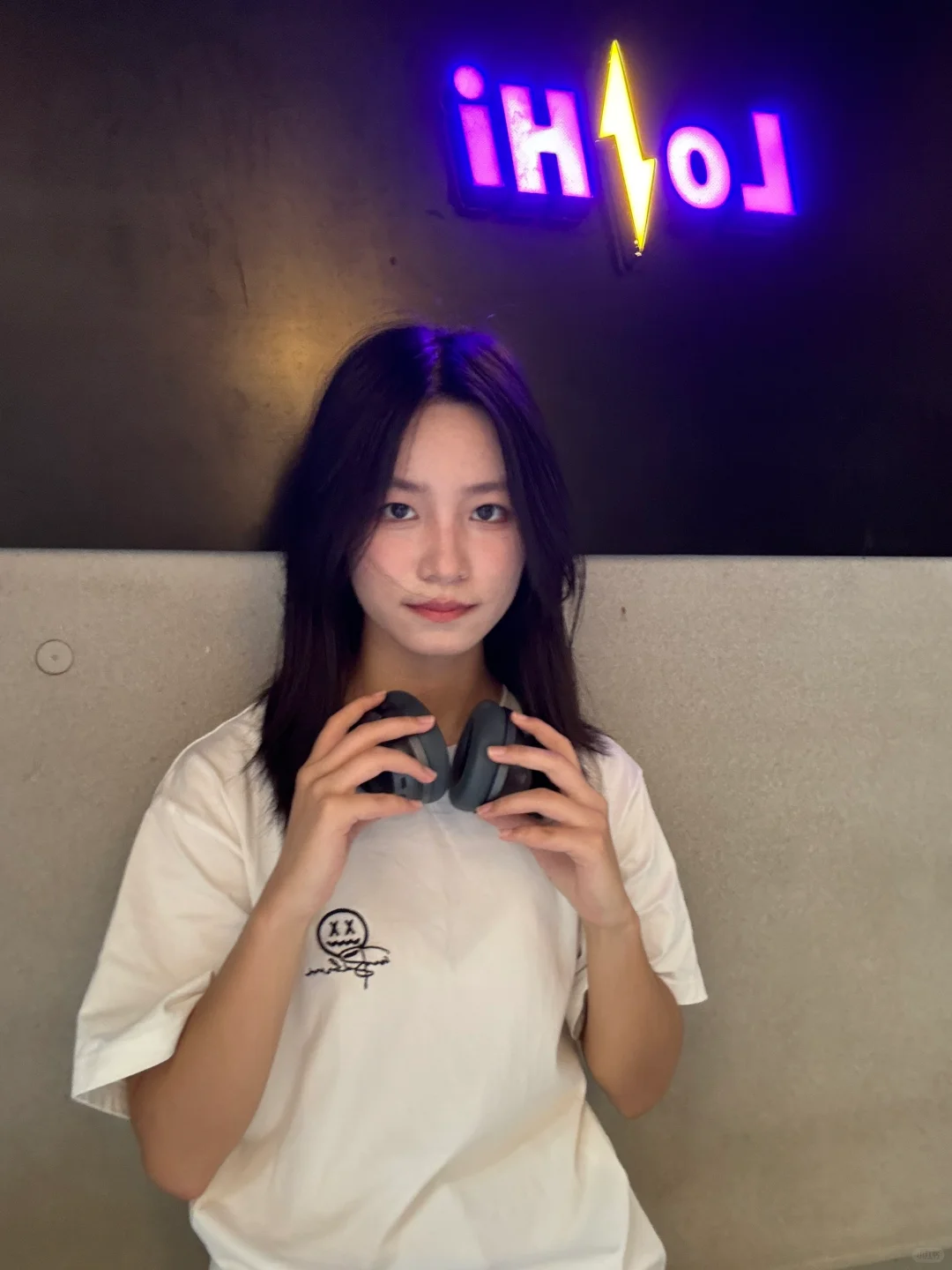 又在偷看我