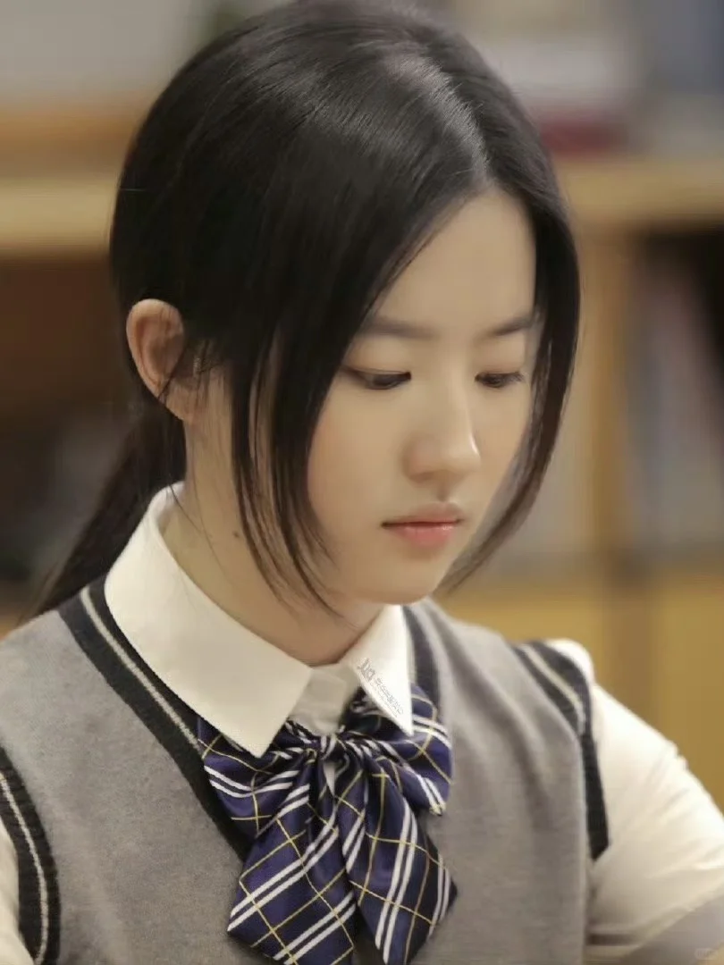 刘亦菲，简直是越素越美的美女代表…