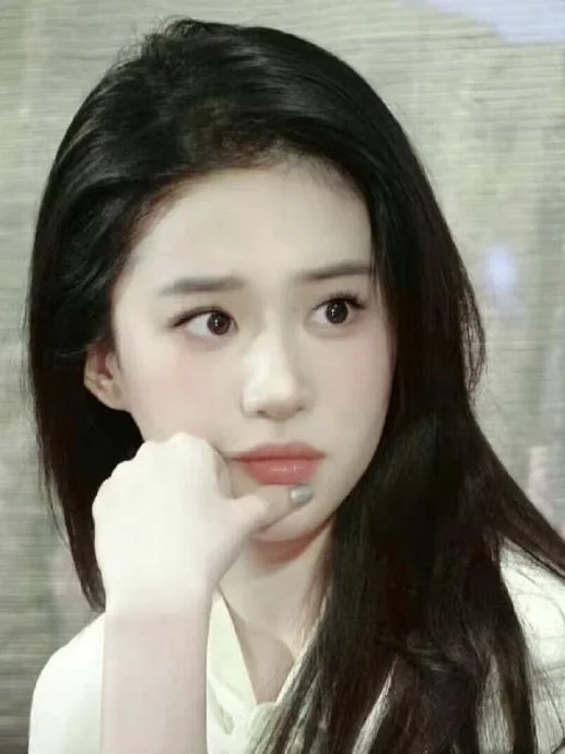 刘亦菲，简直是越素越美的美女代表…